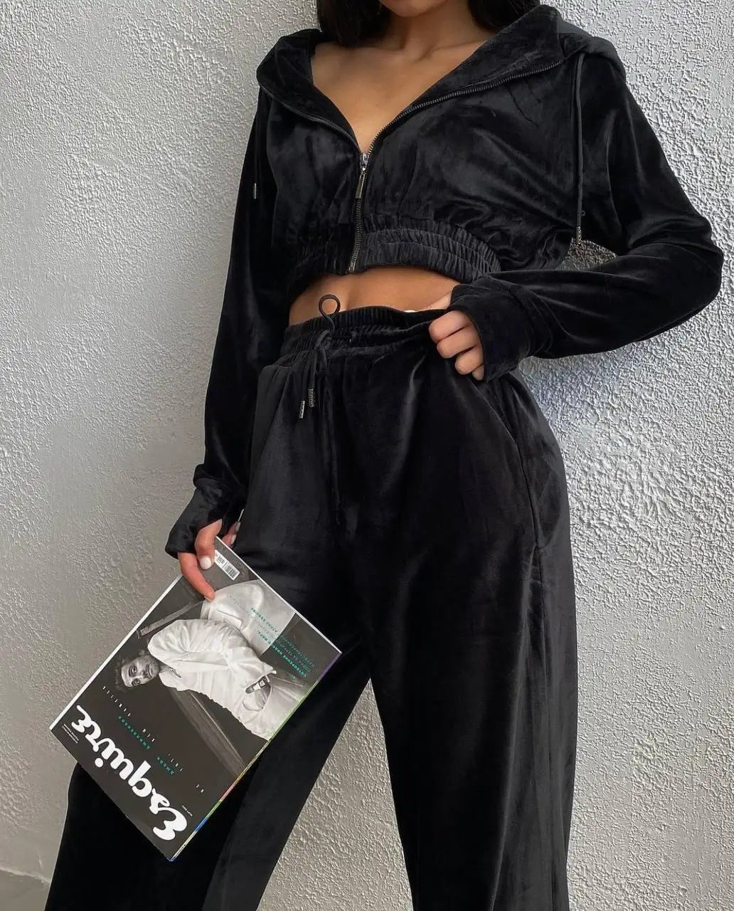 Damen Samt-Loungewear-Set mit Cropped Zip-Kapuzenjacke und weiter Palazzohose – Élanora
