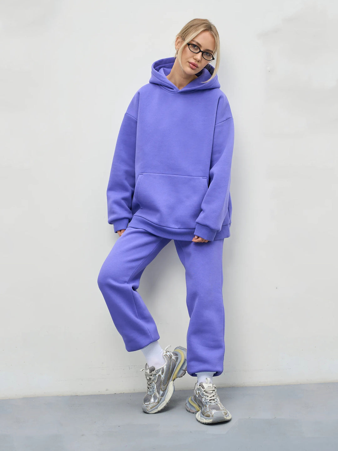 Damen lässiges Kapuzen-Sweatset aus schwerer Baumwollfleece mit Kängurutasche und gerader Jogginghose – Auréline