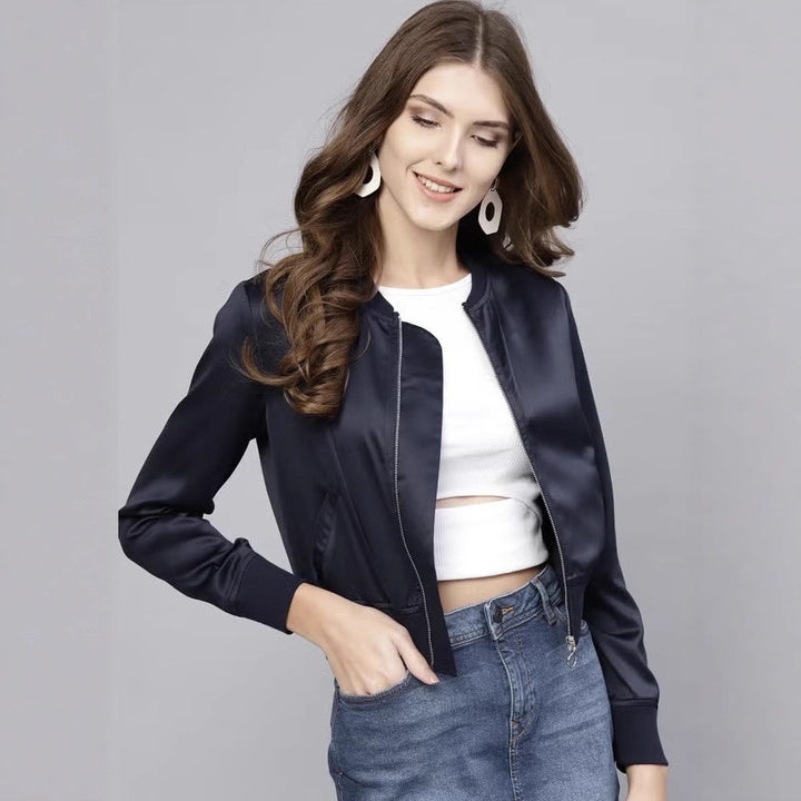 Damen Kurze Satin-Bomberjacke mit Reißverschluss, Rippbündchen und Eingrifftaschen – Avenza