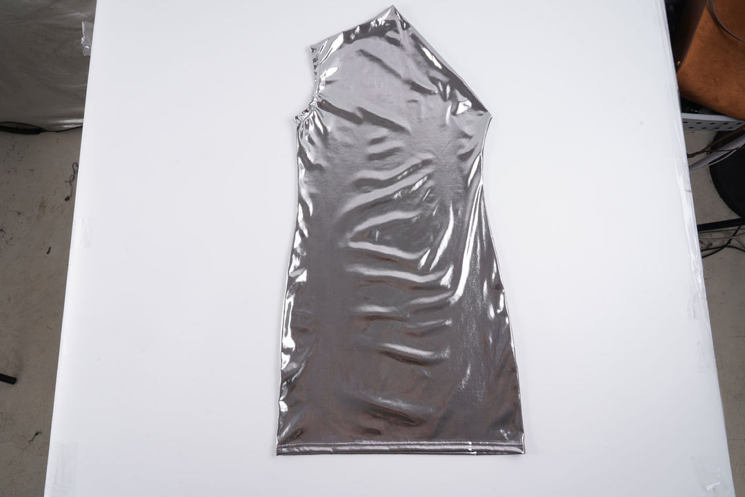 Damen figurbetontes Glitzerkleid mit asymmetrischem Ausschnitt Echo Archiv