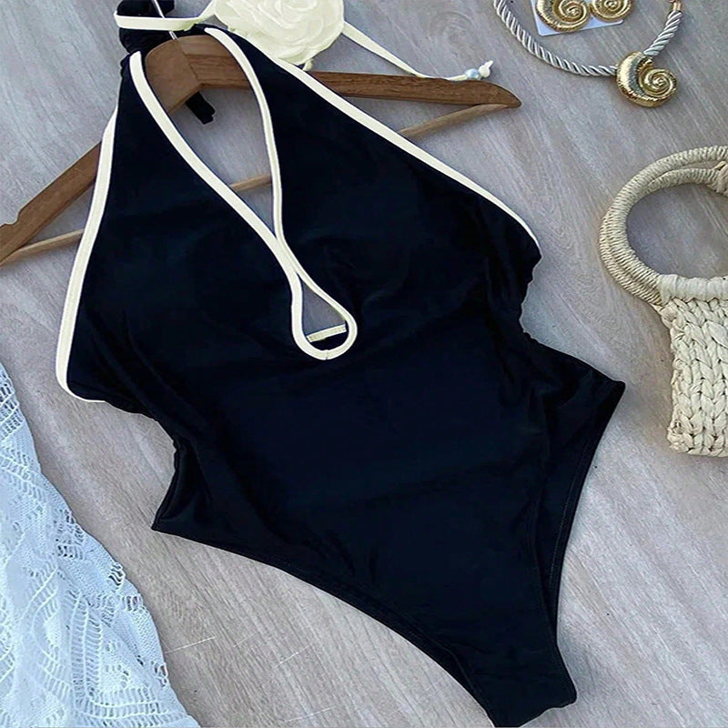 Damen Eleganter Badeanzug mit Blumenapplikation Echo Archiv