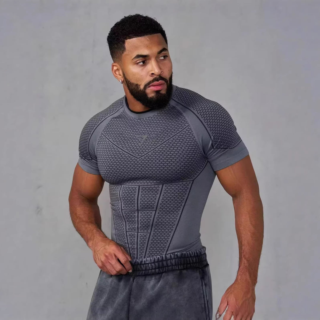 Herren nan muskelmodellierendes Funktionsshirt mit 3D-Struktur und gezielten Kompressionszonen Echo Archiv