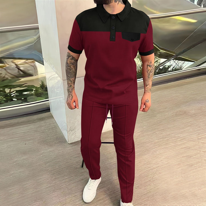 Herren modisches Poloshirt und kombinierte Freizeithose Echoarchiv