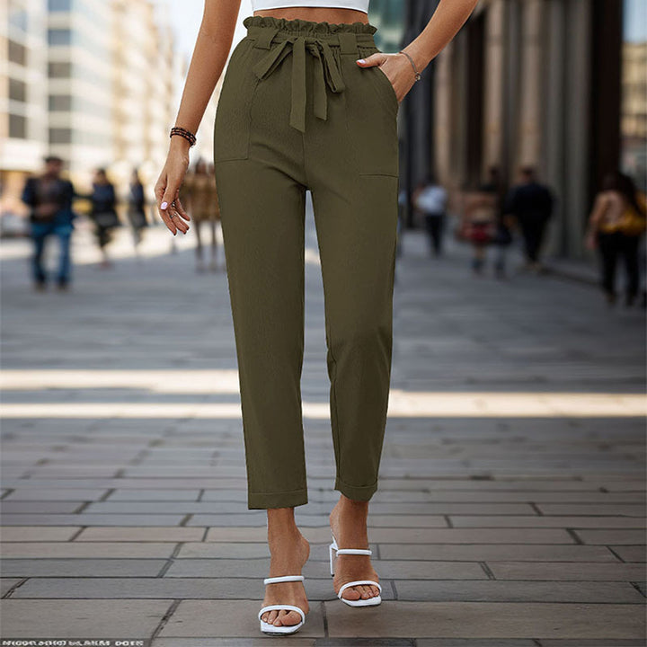 Damen Leichte Paperbag-Hose mit Gummibund, Bindegürtel und aufgesetzten Taschen Echoarchiv