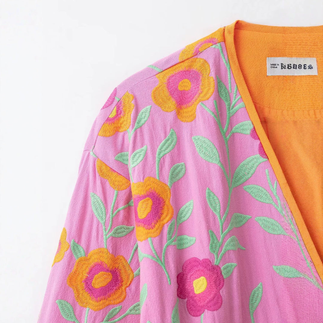 Damen Bestickter Kurzkimono aus Baumwollmischung mit Bindegürtel und V-Ausschnitt Echo Archiv