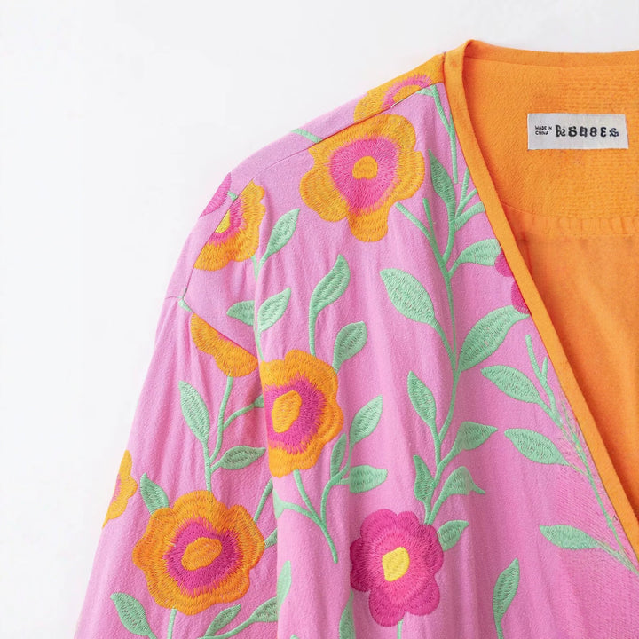 Damen Bestickter Kurzkimono aus Baumwollmischung mit Bindegürtel und V-Ausschnitt Echo Archiv