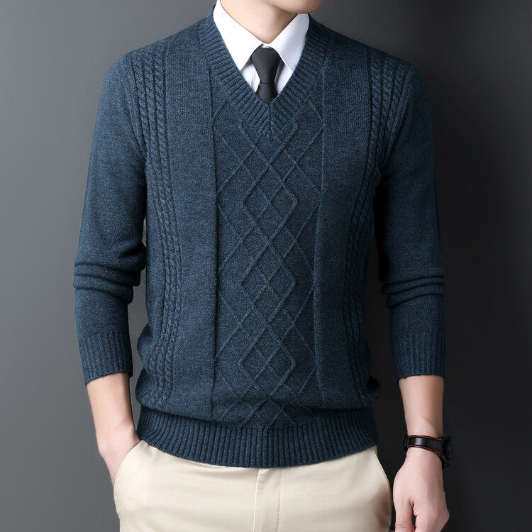Herren V-Ausschnitt Pullover im modernen Zopfmuster Echoarchiv