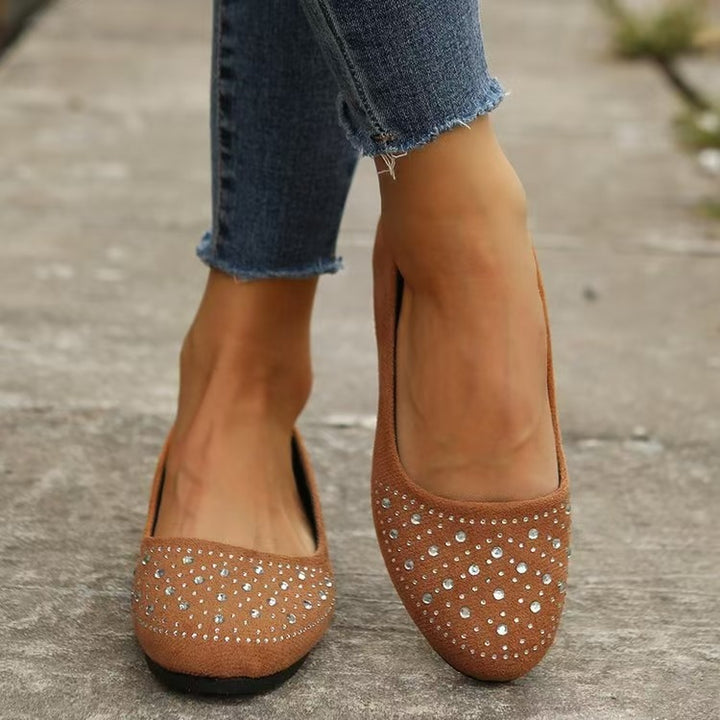 Damen flache Ballerina-Slipper aus Veloursimitat mit Strassapplikation und gepolsterter Komfortinnensohle – Avérine