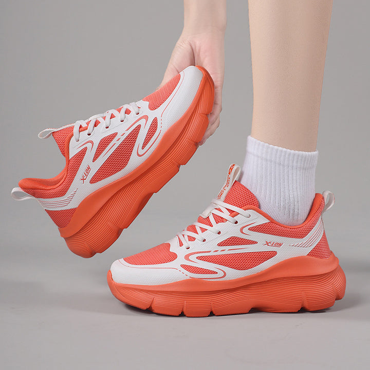 Damen nan modische Volumen-Sneaker mit atmungsaktivem Mesh, verstärkenden Overlays und extra gedämpfter Keilsohle Echo Archiv