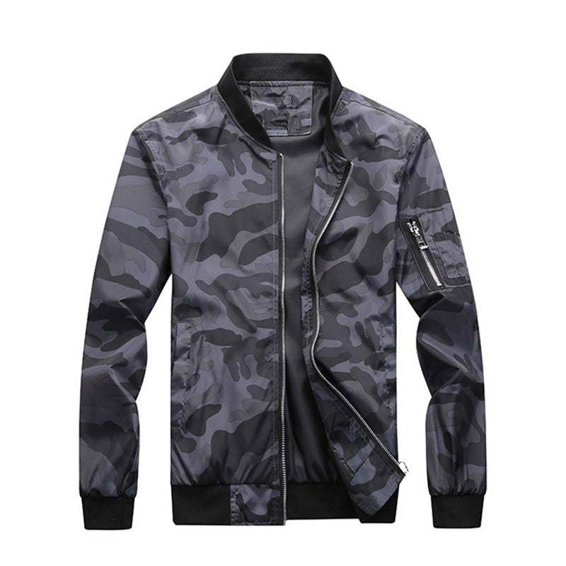 Herren Urbanes Camouflage‑Bomberblouson mit winddichter Nylon‑Schale und Ärmeltasche Echo Archiv