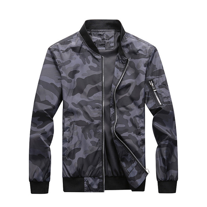 Herren Urbanes Camouflage‑Bomberblouson mit winddichter Nylon‑Schale und Ärmeltasche Echo Archiv