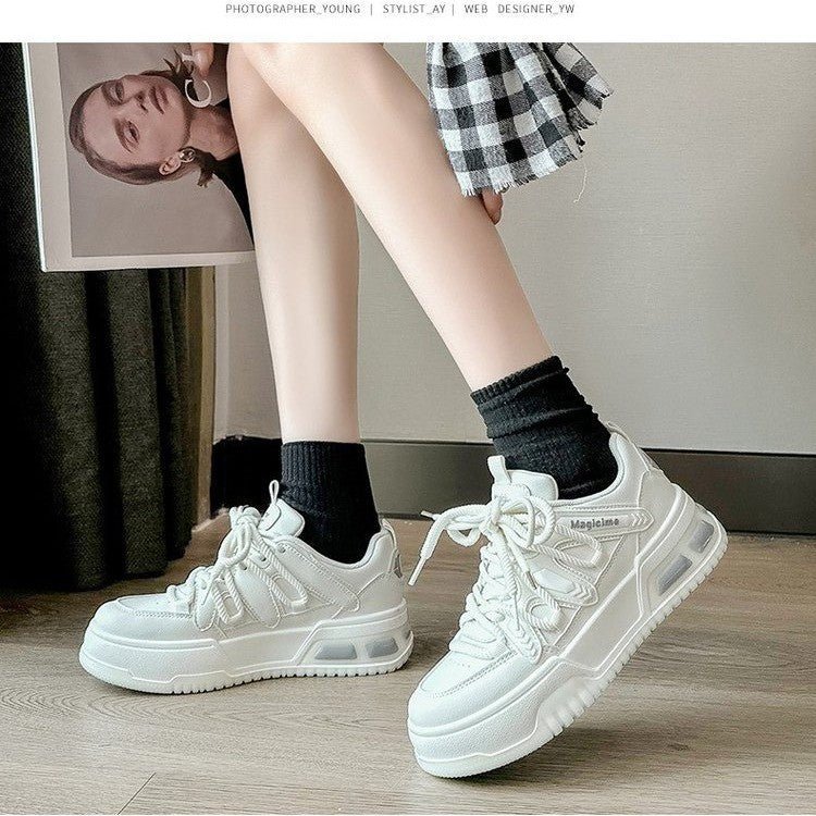 Damen Sportliche Sneakers mit dämpfenden Elementen und robuster Sohle Echo Archiv