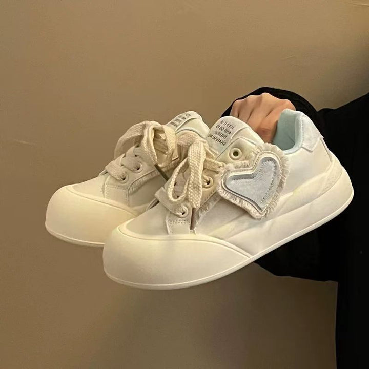 Damen Sneakers mit verspieltem Herz-Design und komfortablem Fußbett Echo Archiv