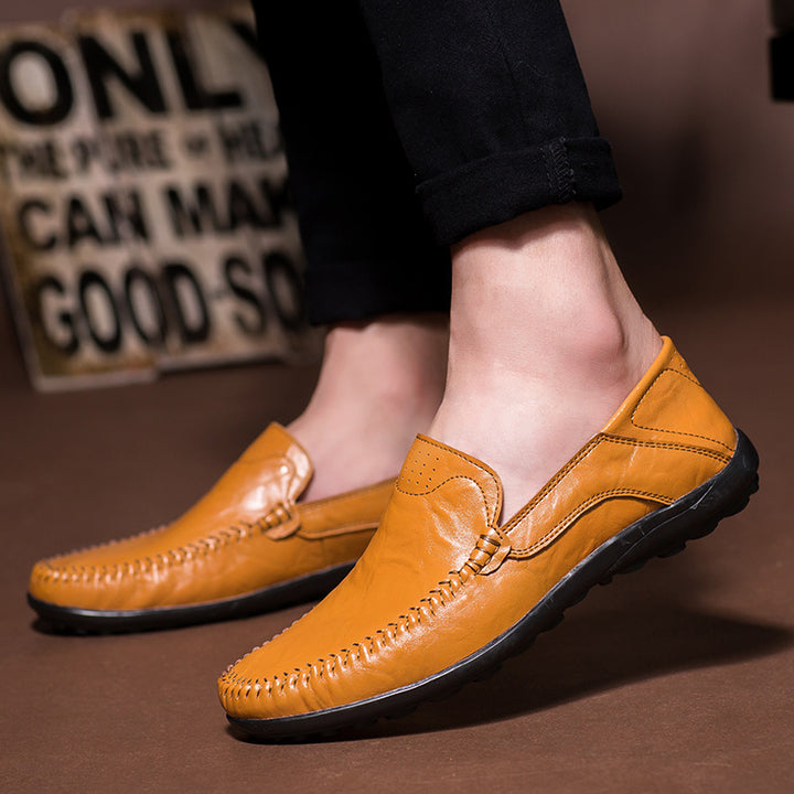 Herren Lederloafer im Mokassin-Stil mit handgenähter Ziernaht, elastischen Seiteneinsätzen und rutschfester Gummilaufsohle Echo Archiv
