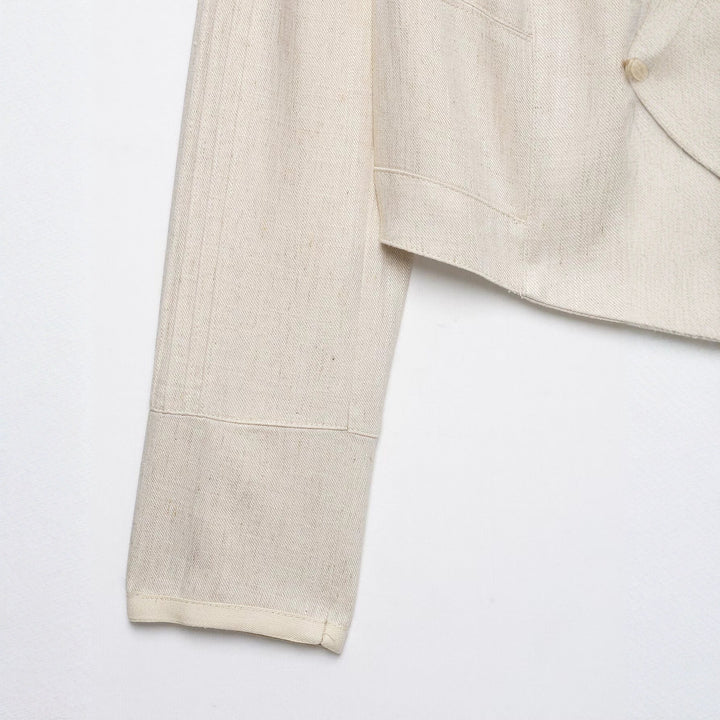 Damen Cropped-Jacke aus Leinenmix mit Stehkragen, Zierknopfleiste und Rüschendetail Echo Archiv