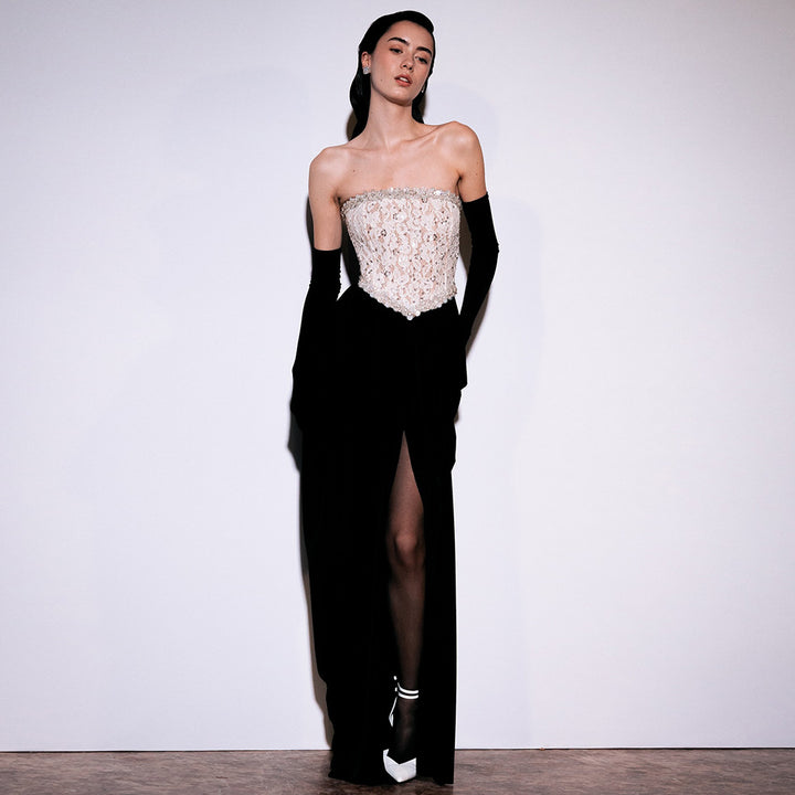 Damen elegantes Abendkleid mit schimmerndem Spitzenoberteil und Drapierungsdetails Echo Archiv