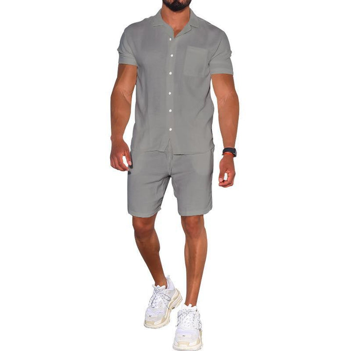Herren modernes Freizeit-Set aus kurzärmligem Hemd und Shorts Echoarchiv