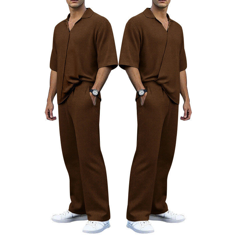 Herren elegantes Freizeit-Outfit aus weichem Strickmaterial mit lässigem Schnitt Echoarchiv
