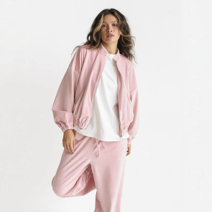 Damen ausgestelltes Velours-Jogginganzug-Set mit kurzer Reißverschlussjacke und hochtaillierter Kordelhose – Avérine