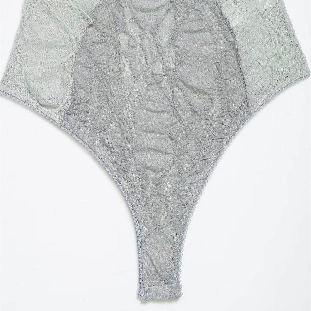 Damen Spitzenbody mit verführerischem Design und zarten Trägern Echo Archiv