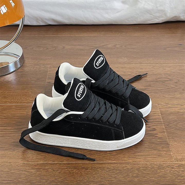Damen Sportliche Sneakers mit weicher Veloursoberfläche und strapazierfähiger Gummisohle Echo Archiv
