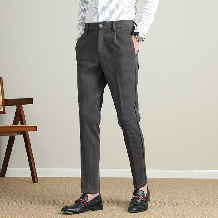 Herren Moderne Business-Hose mit eleganter Nadelstreifenoptik Echoarchiv
