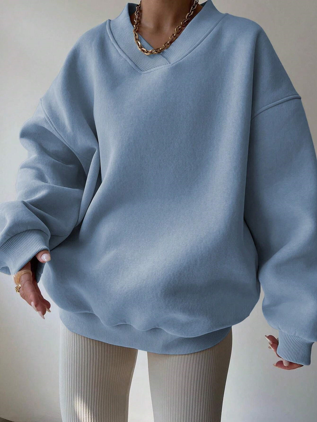 Damen Oversized V-Ausschnitt Sweatshirt mit verstärktem Rippkragen und extraweitem Cut – Avérine