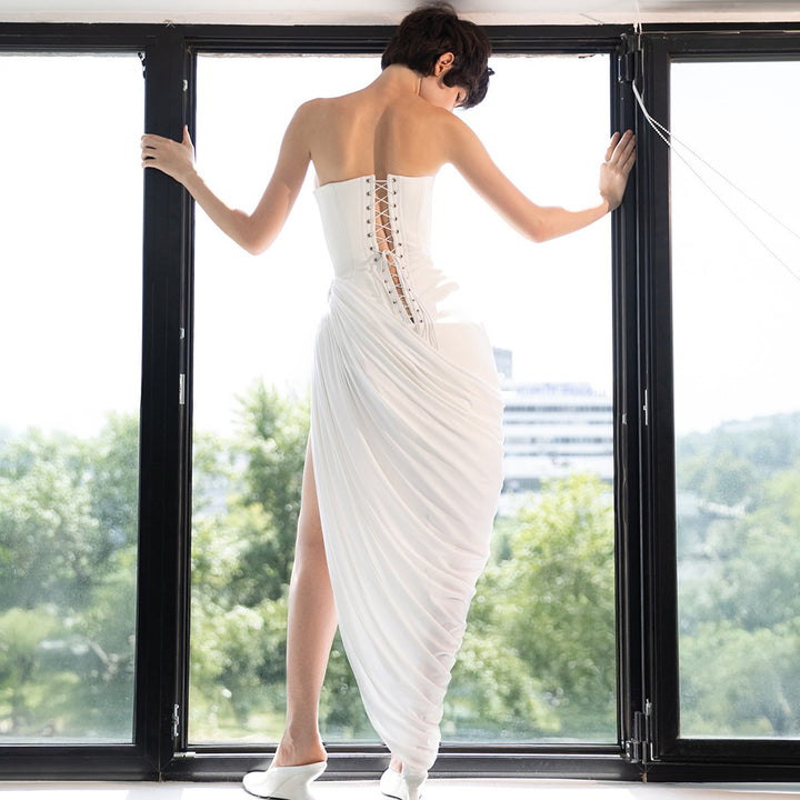 Frauen elegantes bodenlanges Kleid mit raffiniertem Drapierungseffekt Echo Archiv