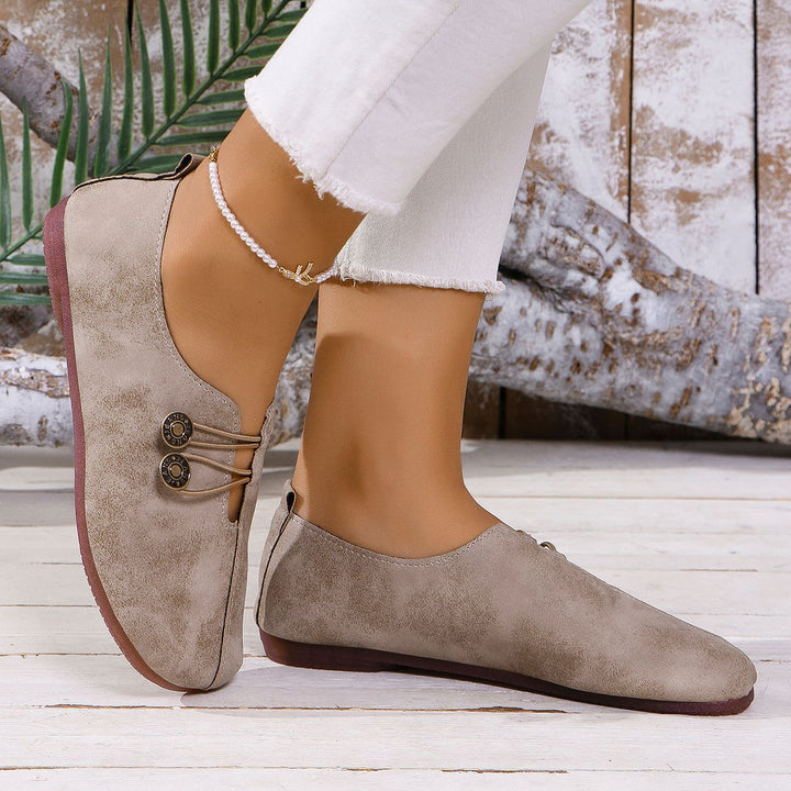 Damen nan bequeme flache Slipper Vintageoptik mit Zierknöpfen und elastischer Schnürung Echo Archiv