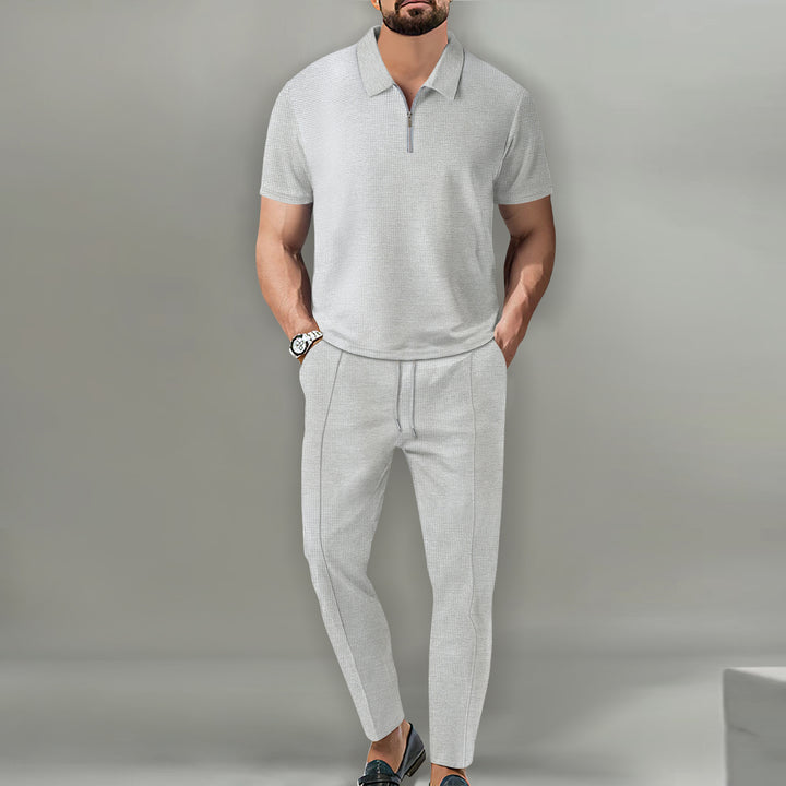 Herren sportliches Kurzarmhemd mit modernem Reißverschluss und eleganter Hose Echoarchiv
