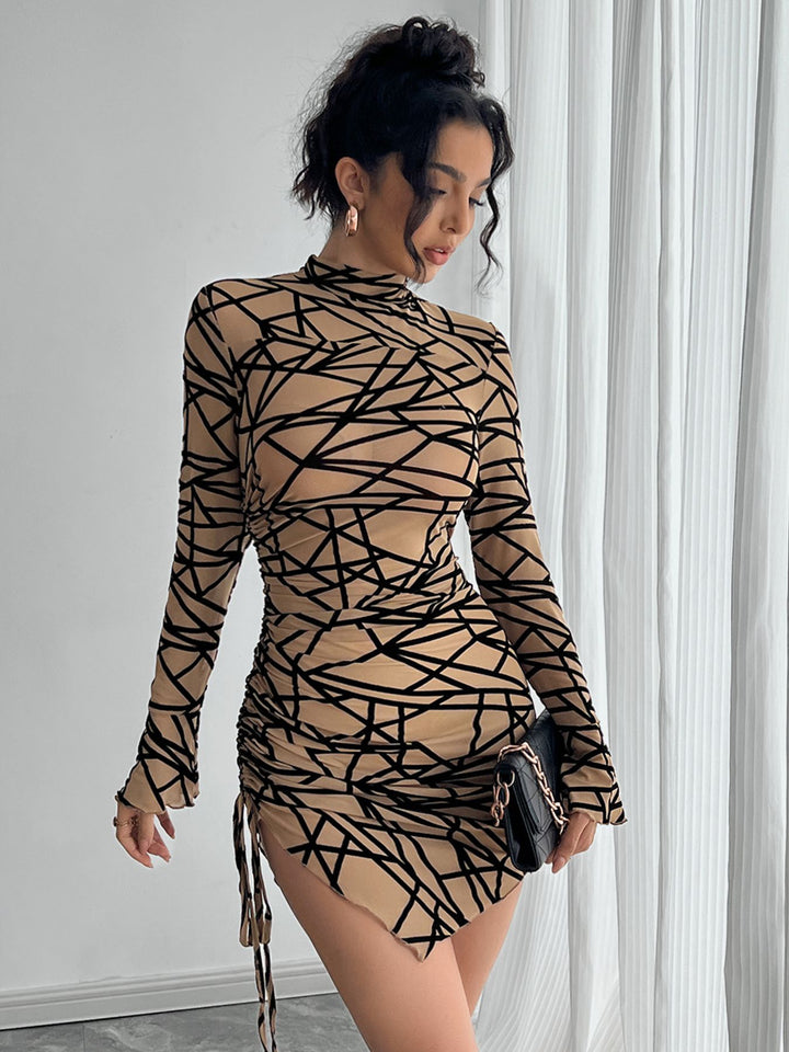 Damen nan figurbetontes transparentes Langarm Minikleid mit Rollkragen und seitlicher Raffung Echo Archiv