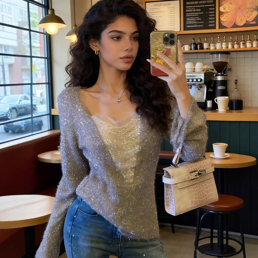 Damen Flauschiges Langarmshirt mit tiefem V‑Ausschnitt und Glitzer-Insert Echoarchiv