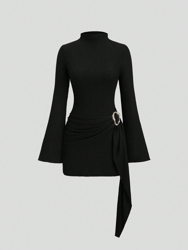 Damen nan figurbetontes Strick-Minikleid mit Stehkragen, Trompetenärmeln und seitlichem Drapé mit Zierring Echo Archiv