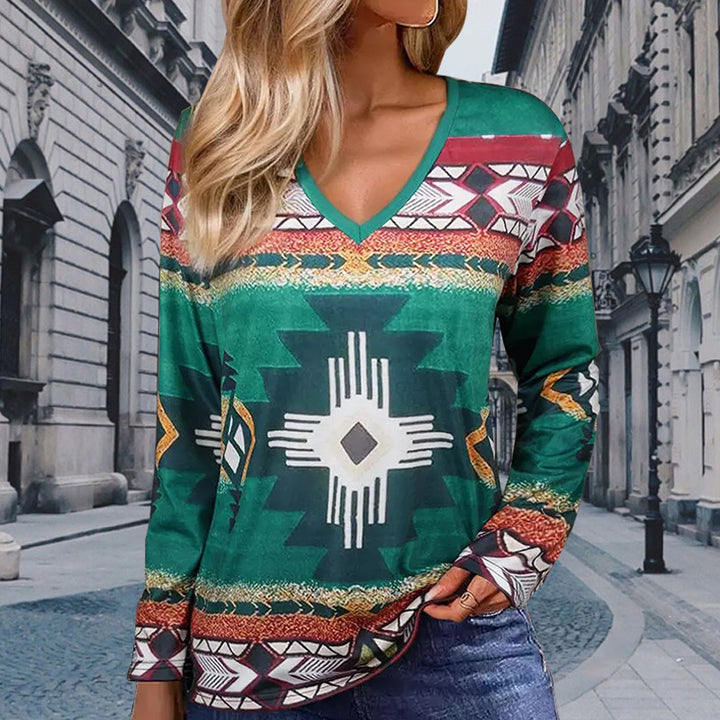 Damen Langarmshirt mit V-Ausschnitt und grafischem Ethno-Print legerer Schnitt – Avérine