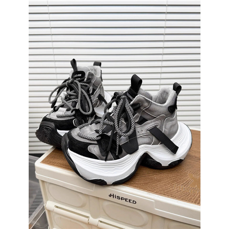 Damen Chunky Plateau-Sneaker mit mehrlagiger sculpted Sohle und Wildleder‑Mesh‑Details Echo Archiv