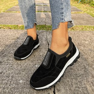 Damen Outdoor-Slip-On-Sneaker mit robustem Lug-Profil und Velours‑Optik Echo Archiv