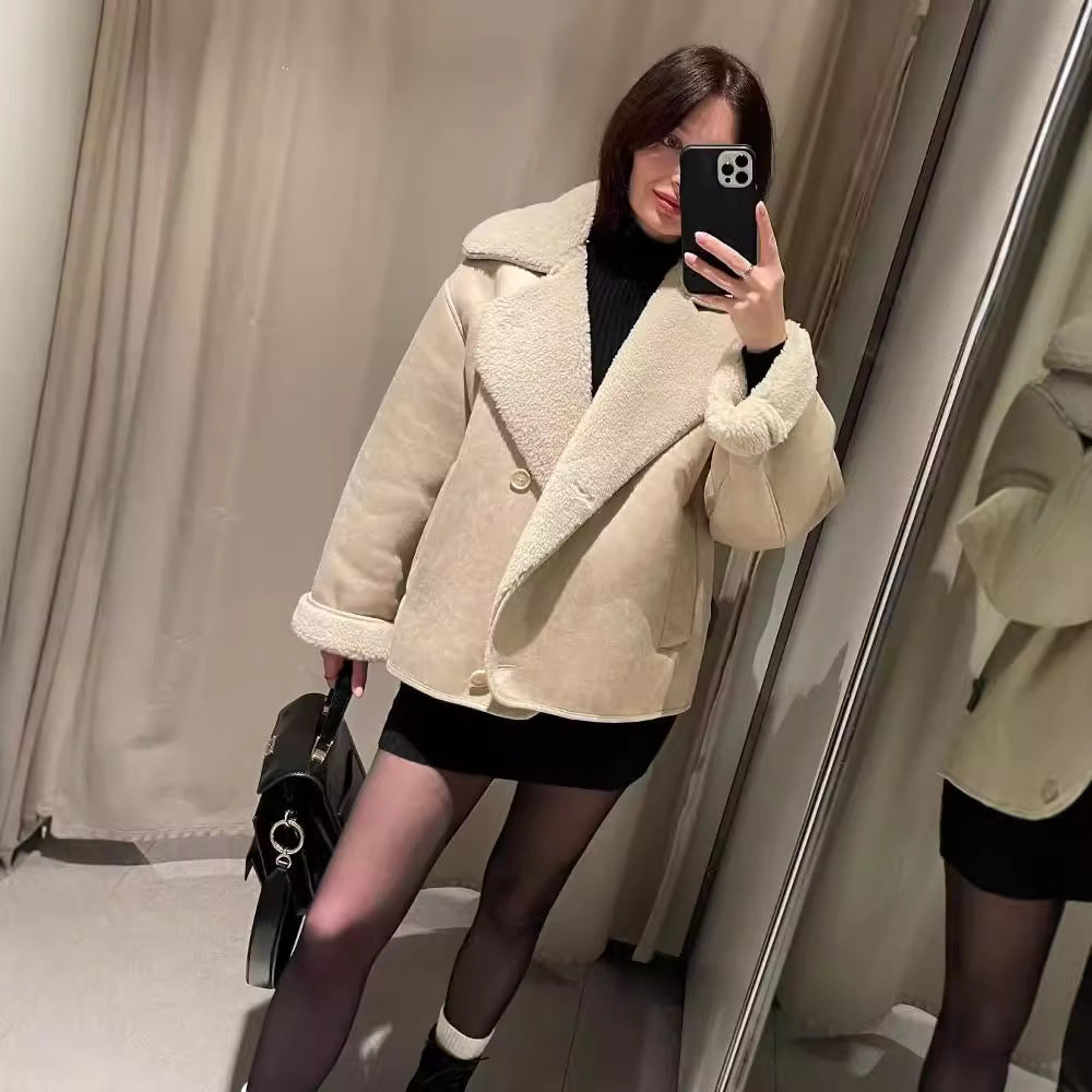 Damen Boxy-Jacke aus Faux-Shearling mit großem Teddykragen und Eingrifftaschen Echo Archiv