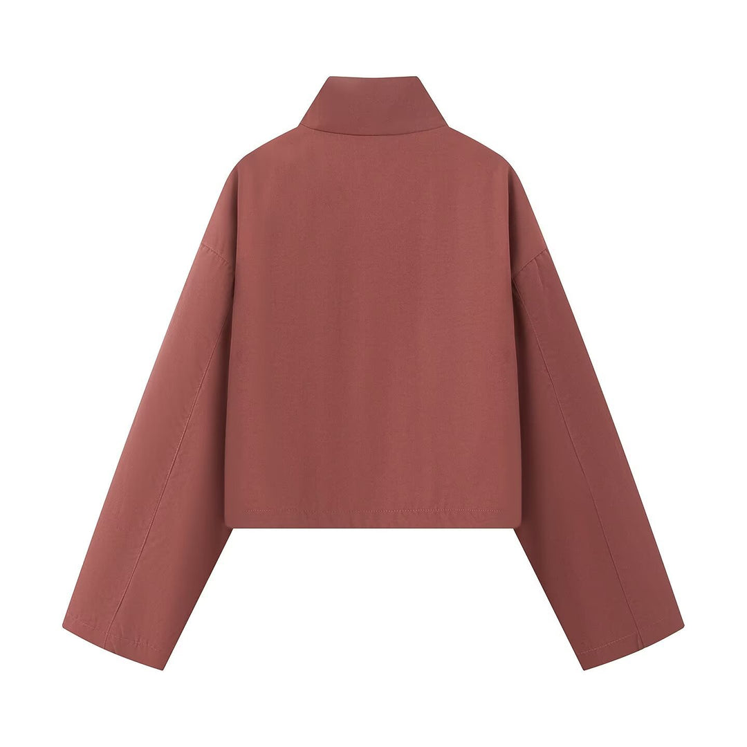 Damen Kurze Boxy-Utility-Jacke mit hohem Funnelkragen, großen Pattentaschen und Kordelzug Echoarchiv
