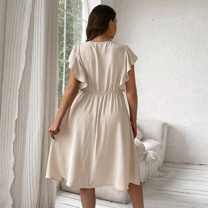 Damen lässiges Knopfkleid mit V-Ausschnitt und Rüschendetails Echo Archiv