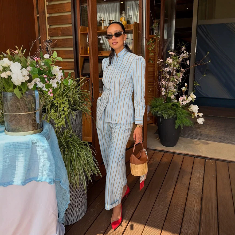 Damen Gestreifter Loungewear-Zweiteiler mit taillierter Hemdbluse und weiter Bundhose Echoarchiv