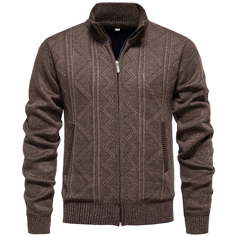 Herren Strickjacke mit Zopfmuster und hohem Stehkragen Echoarchiv