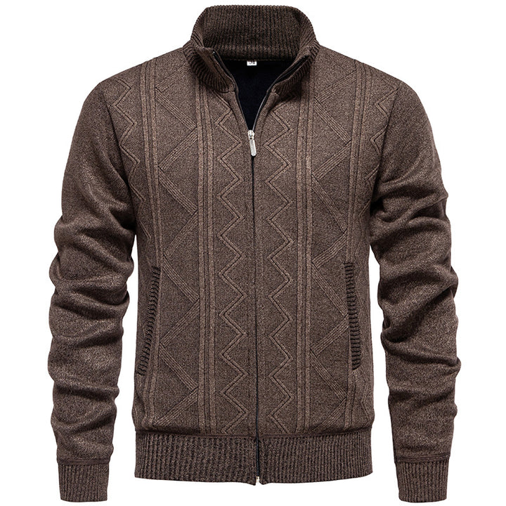 Herren Strickjacke mit Zopfmuster und hohem Stehkragen Echoarchiv