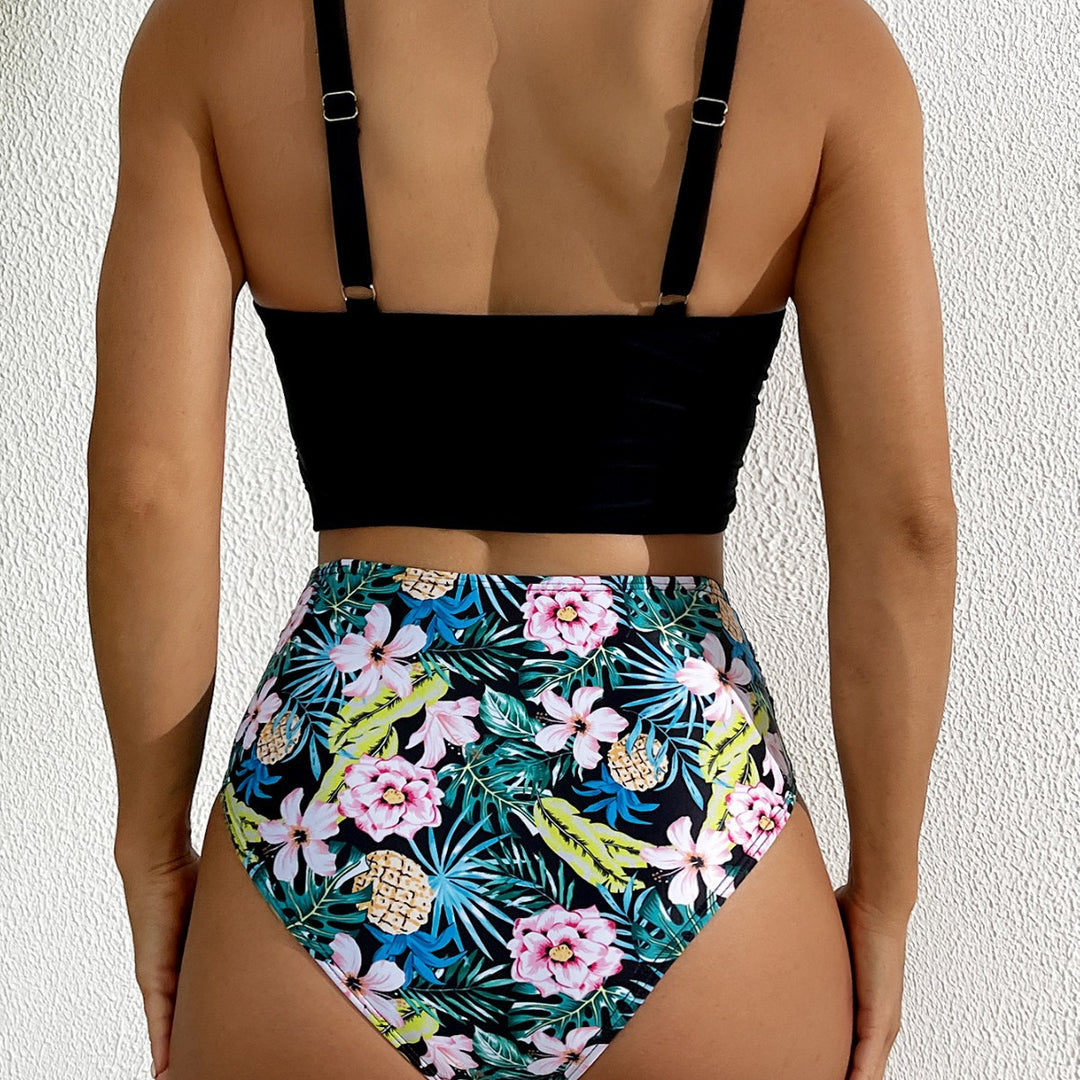 Damen Hoch geschnittenes Bikini-Set mit Wickeloberteil und figurformen Details Echo Archiv