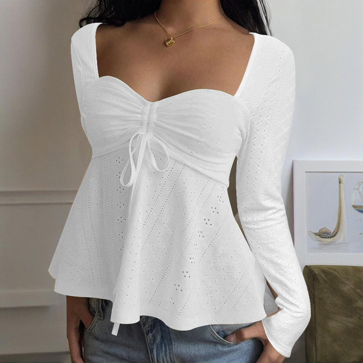 Damen Spitzenbluse mit Herz-Ausschnitt, gerafftem Bustier und ausgestelltem Saum – Avérine