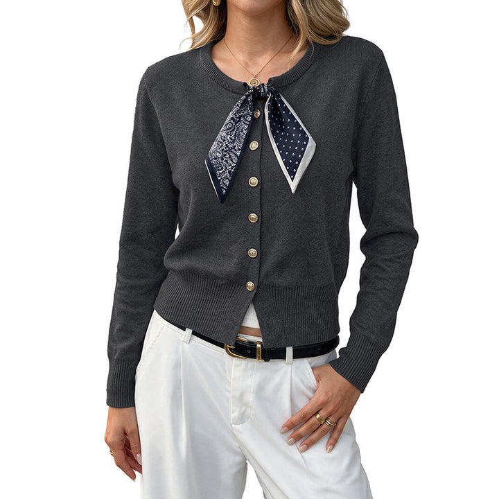 Damen Stilvolle Strickjacke mit Knopfleiste und Seiden-Schal Echo Archiv