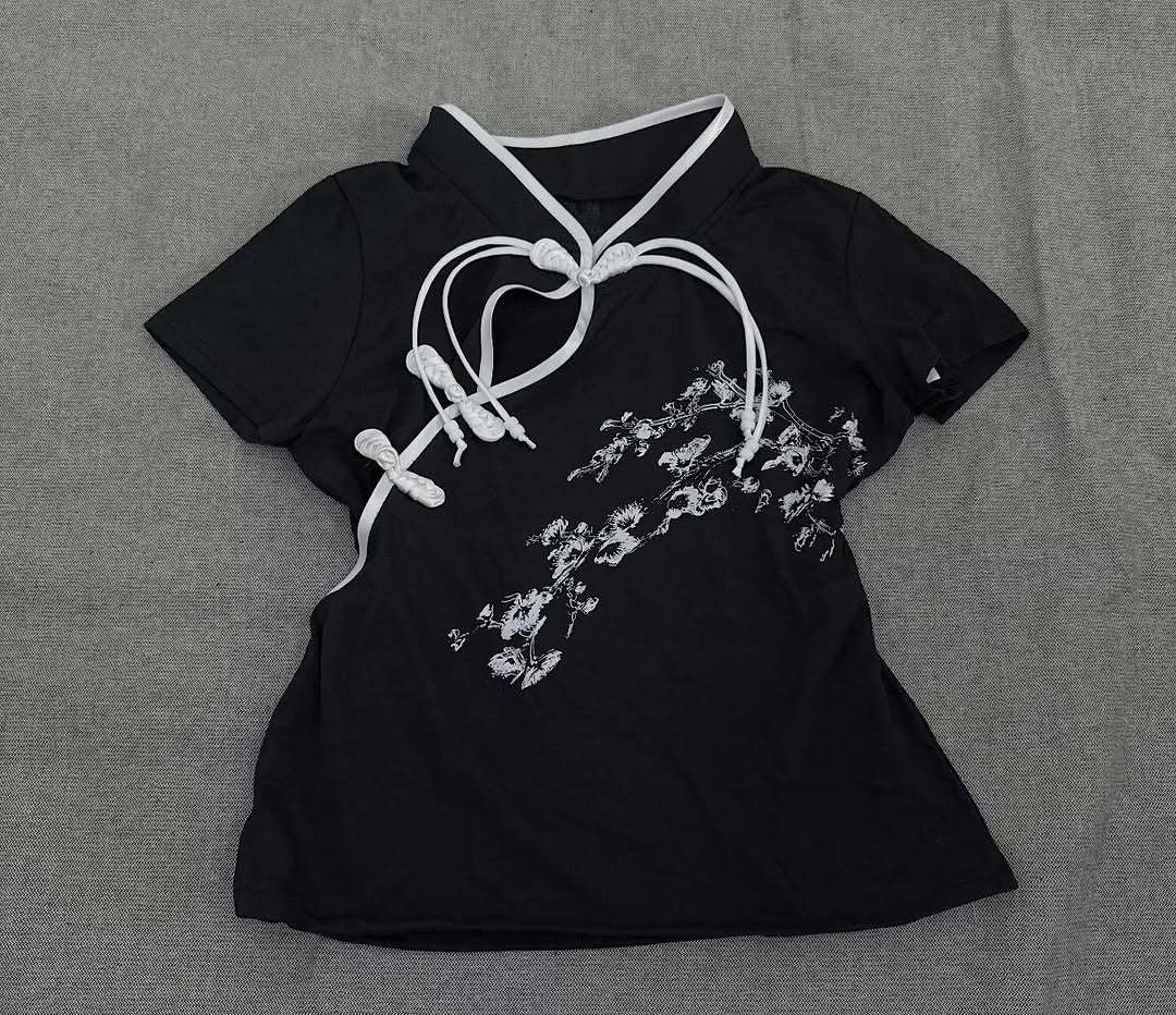 Damen Modernes Chinesisches Kurzarm-T-Shirt mit kreativem Knotendesign Echo Archiv