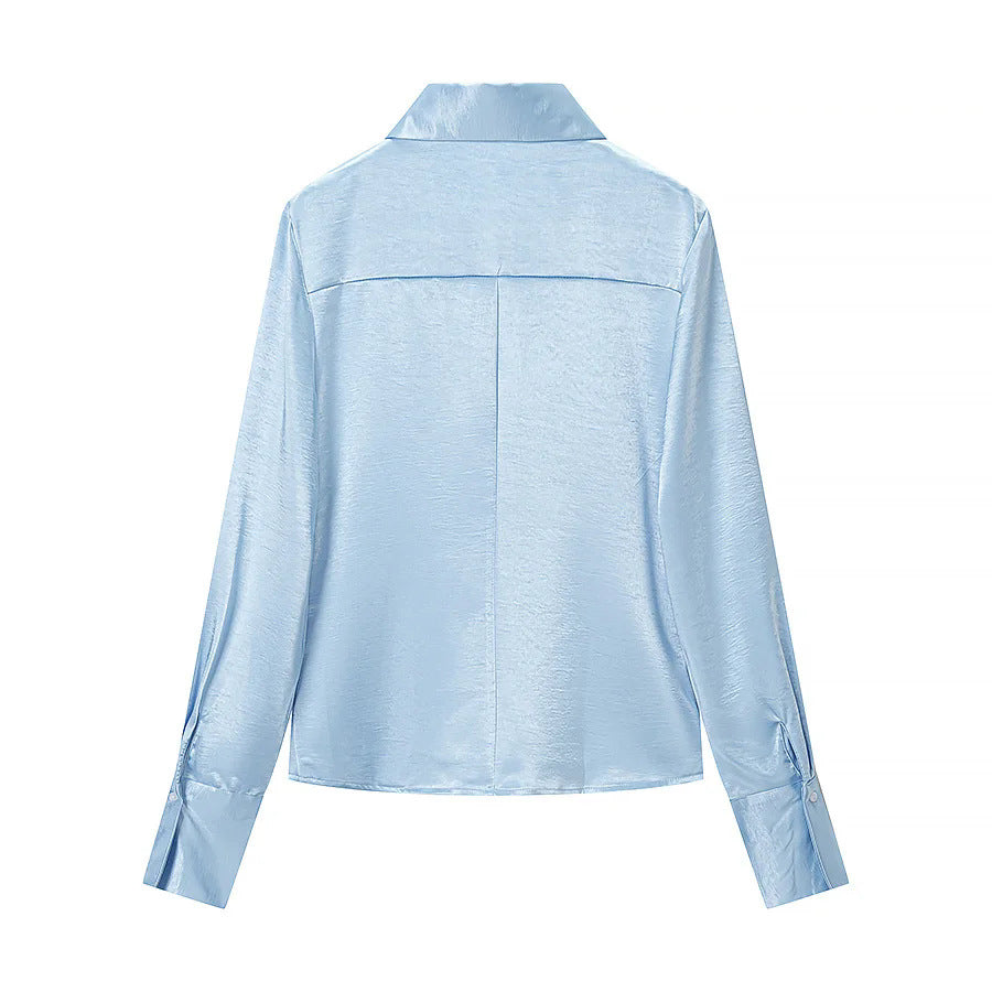 Damen glänzende Satinbluse mit Hemdkragen und taillierten Abnähern – Élovi
