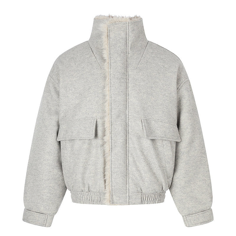 Damen Kurz geschnittene wattierte Blousonjacke mit Kunstfellfutter, Stehkragen und aufgesetzten Pattentaschen Echoarchiv