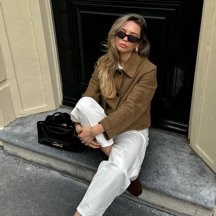 Damen Boxy-Kurzjacke aus Wildlederoptik mit Hemdkragen und aufgesetzten Pattentaschen Echo Archiv