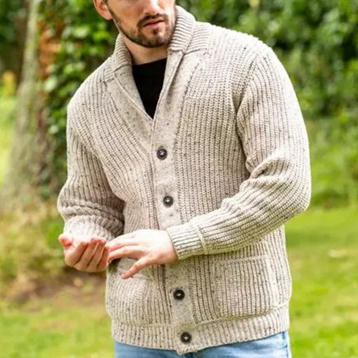 Herren Strickjacke mit modernem Schnitt und praktischen Taschen Echoarchiv